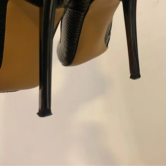 Wet Kiss Black Ankle Boots Stiletto Heel Pointed Toe Size 10 - Picture 11 of 13